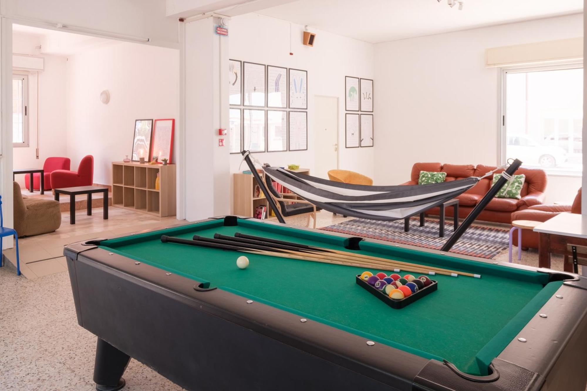 Meet Hostel Червия Экстерьер фото